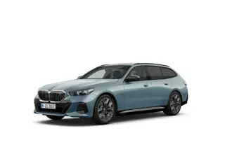 BMW i5 Touring eDrive40 84 kWh M-Sport | 20" | Stoelventilatie | Bowers&Wilkins | CoPilot | Panorama