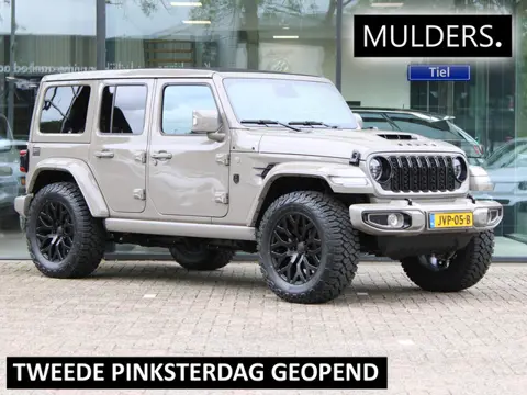 Jeep Wrangler Unlimited 4xe 380 Brute Custom Conversion Skyview | Alcantara / Treeplanken / 20inch /