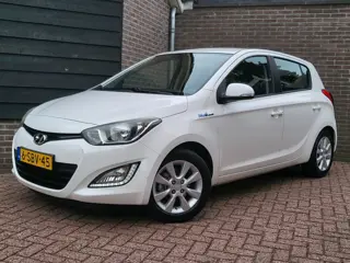 Hyundai I20 1.2i i-Deal - Navi - Afneembare trekhaak - N.A.P.