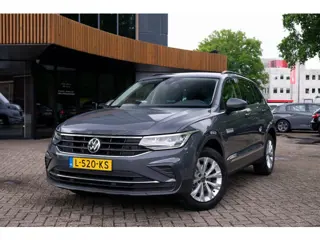 Volkswagen Tiguan 1.5 TSI Life|Rijklaar!|ACC|Trekhaak|Carplay|1e Eigenaar|Goed onderhouden