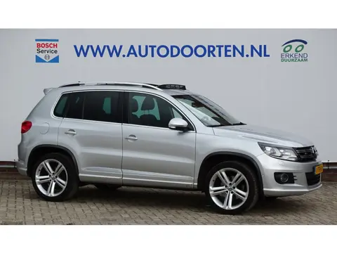 Volkswagen Tiguan 1.4 TSI R-Line Edition|Pano|Trekhaak|Navi|Keurig!