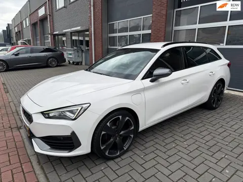 Cupra Leon Sportstourer 1.4 e-Hybrid 245 LED Sfeer Navi PDC