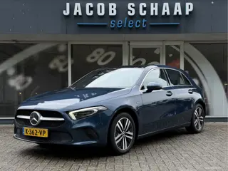 Mercedes-Benz A-Klasse 250 e Business Solution Luxury / Keyless / Trekhaak (1.600KG) / Panodak / Cam