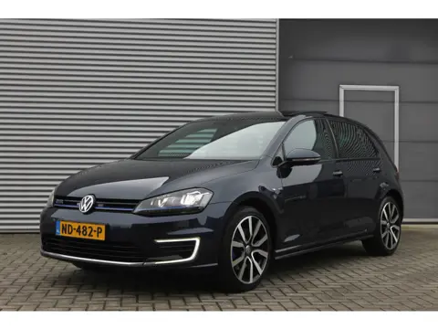 Volkswagen Golf 1.4 TSI GTE Connected Series I PHEV I Aut. I Pano.dak I Carplay I Navi