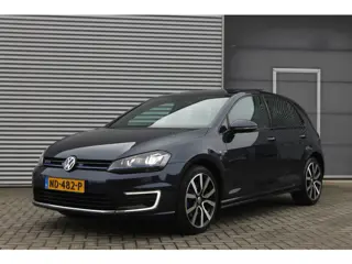 Volkswagen Golf 1.4 TSI GTE Connected Series I PHEV I Aut. I Pano.dak I Carplay I Navi