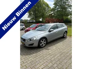 Volvo V60 2.0 D3 Momentum Bj 2012 Navi,trekhaak,clima,16inch,cv 164pk