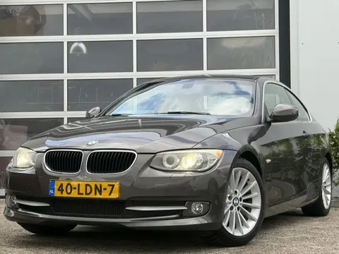 BMW 3 Serie Coupe 320i Corporate Lease High Executive 164pk | Audio-navigatie full map | Bi-xenon ko