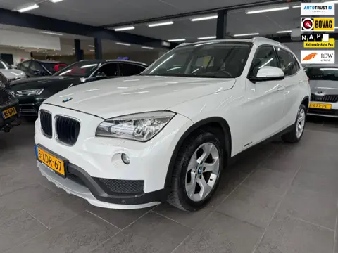 BMW X1 SDrive20i Limited Series automaat xenon clima cruise controle lm-velgen elektrische pakket pa