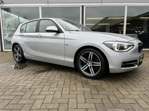 BMW 1-serie 118i Limited Edition Carplay / Clima / Nav / Led / Cruise / Sportstoel