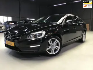Volvo V60 2.4 D5 Twin Engine Momentum I AWD I Clima I Cruise I Navi I Xenon I Stoelverw I 17inch I 3