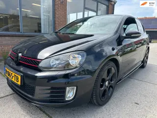 Volkswagen Golf 2.0 GTI Leder 6BAK CarPlay LM Black Magic uitvoering