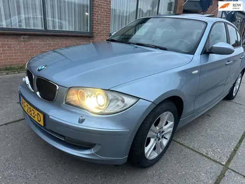 BMW 1-serie 118i High Executive AUTOMAAT Schuif-dak duurste uitvoering LM RIJKLAAR.