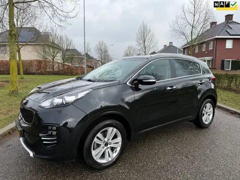 Kia Sportage 1.6 GDI First Edition Ook zitten er 19 inch velgen GT-line met nieuwe zomerbanden bij