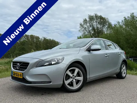Volvo V40 2.0 D2 Momentum Business | EXPORT | Harman & Kardon | H-Leder | Navi | Clima | 16" Velgen 