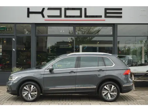 Volkswagen Tiguan 1.4 TSI eHybrid | Trekhaak | winter pakket | 93% soh