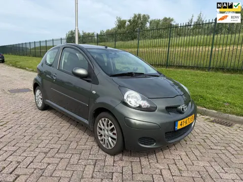 Toyota Aygo 1.0-12V Aspiration Green