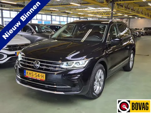 Volkswagen Tiguan 1.5 TSI Elegance -150pk- Automaat | 2x ErgoActive Stoel | IQ LED | Stuur- & Stoelv