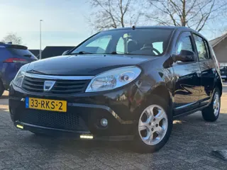 Dacia Sandero 1.2 Lauréate AIRCO EL.RAMEN STUURBEKR. APK 01-2027 BOEKJES