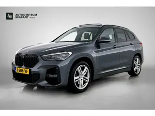 BMW X1 SDrive18i High Executive M-pakket ( Goed onderH, Panorama, Camera, StoelV, Carplay, Navi Pro,