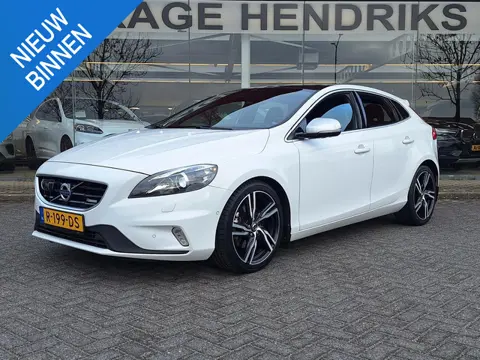 Volvo V40 1.6 T4 R-Design Automaat | Pano | Leder | Trekhaak | Adaptive CC | BLIS | Camera | Memory 
