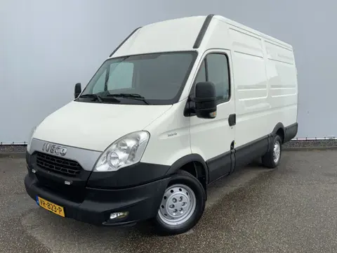 Iveco Daily 35S13V 330 L2 H2 Airco 3 Zits Trekhaak 3500 kg Euro 5