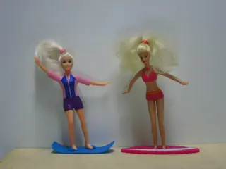 Merliah The Surfer 2010 en Surfer 2019 Barbie [WKS41]