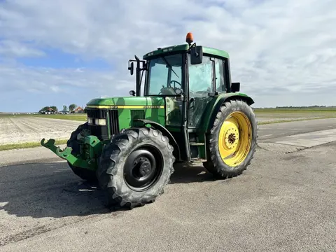 John Deere 6410