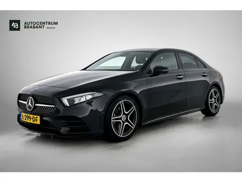 Mercedes-Benz A-klasse 180 AMG-Line Premium Plus(Goed OndH, Sfeerverlichting, Camera, Parkeerhulp V+