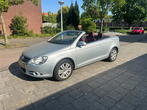 Volkswagen Eos 1.6-16v FSI 85kw Cherry Red Leather
