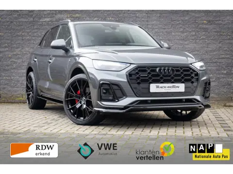 Audi Q5 50 TFSI e S edition Grey & Black