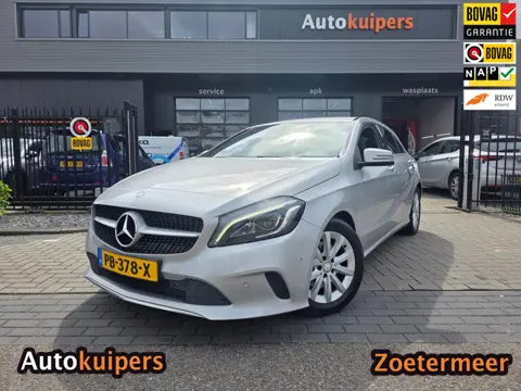 Mercedes-Benz A-klasse 180 Business Solution | Met o.a. achteruitrijcamera, cruise control, AppleCar