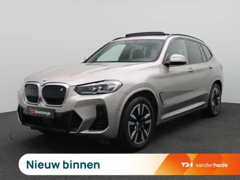 BMW iX3 Executive 80 kWh 286PK Aut. M-Sport, Trekhaak, Panoramadak, Adaptieve Cruise Control, Achter