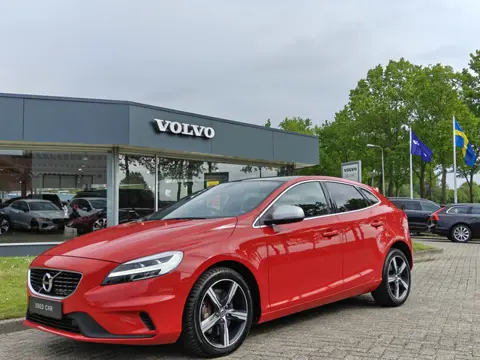 Volvo V40 T3 152PK Automaat Polar+ Sport | R-Design | Panoramadak | Cruise control | Stoelverwarming