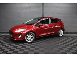 Ford Fiesta 1.0 EcoBoost Vignale | PANORAMADAK | AUTOMAAT | TREKHAAK | CAMERA | PDC | LMV |