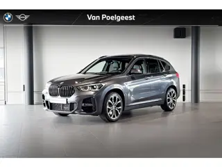 BMW X1 sDrive20i Business Edition Plus | M Sport | Glazen Panoramadak | Stoelverwarming | Achteruitr