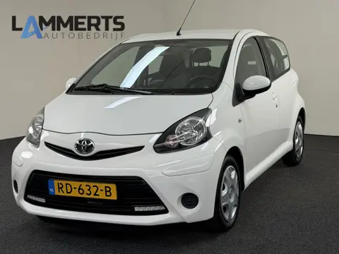 Toyota Aygo 1.0 VVT-i Now Navigatie / Airco / Bluetooth / 5 DRs /  Centr. vergr.