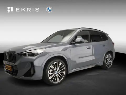 BMW iX1 xDrive30 | M-Sportpakket | LED | Leder | HUD | Panoramadak | Elektr. zetels | Keyles go | DA