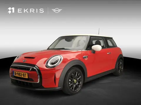 MINI 3-Deurs Electric | LED | Navigatie | Stoelverwarming | Sportstoelen | Keyles go | DAB | Alu 16 