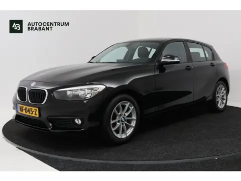 BMW 1-serie 116i Sport (MULTIMEDIA, LM VELGEN, STUURBEDIENING, PARKEERSENSOREN)