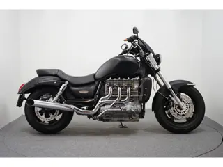 Triumph ROCKET 3 (bj 2005)