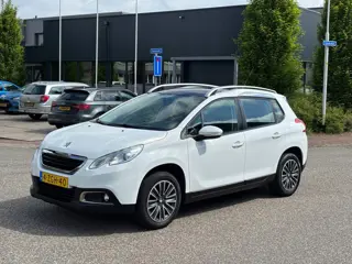 Peugeot 2008 1.2 VTi Active Pano Navi Trekhaak