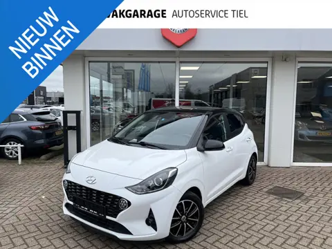 Hyundai i10 1.0 Comfort Smart 5-zits Automaat Bi-tone wit met zwart dak, AppleCarPlay/AndroidAuto, n