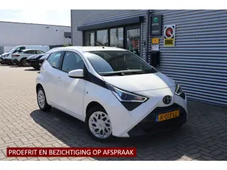 Toyota Aygo 1.0 VVT-i x-play 1e Eigenaar | Dealer Onderh | BTW | NAP | Camera | Navi | Carplay | Ful