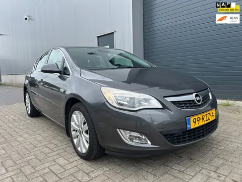 Opel Astra 1.4 Turbo Cosmo NAVI CLIMA NAP PDC