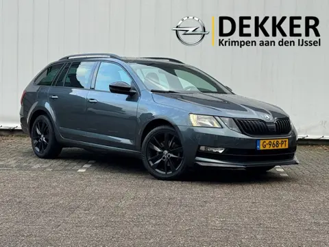 Škoda Octavia Combi 1.0 TSI Greentech Sport Business met Navigatie, Trekhaak, Zwarte hemel, Zwarte A