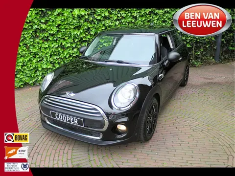 MINI Cooper 1.2 One Pepper Business F56 met Park.ass, Clima, Navi, BT en 16"