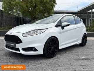 Ford Fiesta 1.6 ST2 / Recaro stoelen / Stoelverw / Dealeronderhouden /