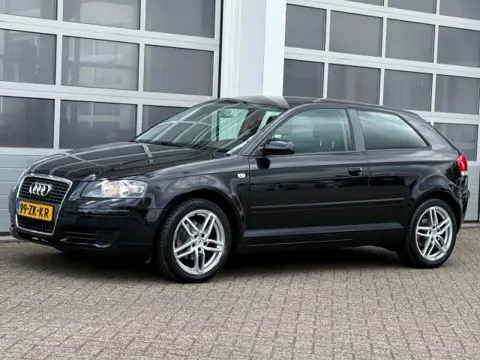 AUDI A3 1.6 Attraction ProLine Clima Cruise Trekhaak APK tot 2027!