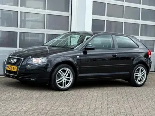 AUDI A3 1.6 Attraction ProLine Clima Cruise Trekhaak APK tot 2027!
