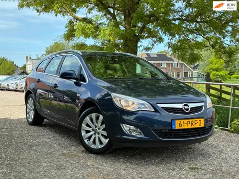 Opel Astra Sports Tourer 1.4 Turbo Cosmo | '' 122.000 Km '' + Cruise + Clima + Navi Nu € 5.975,-!!!